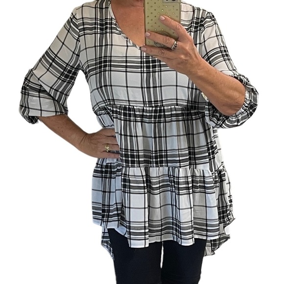 NWT JM SPORTSWEAR WOMENS BLOUSE CASCADING RUFFLE UNEVEN HEM FLOWING BITTOM‎ MED - Picture 3 of 7